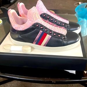 Women Gucci sneakers